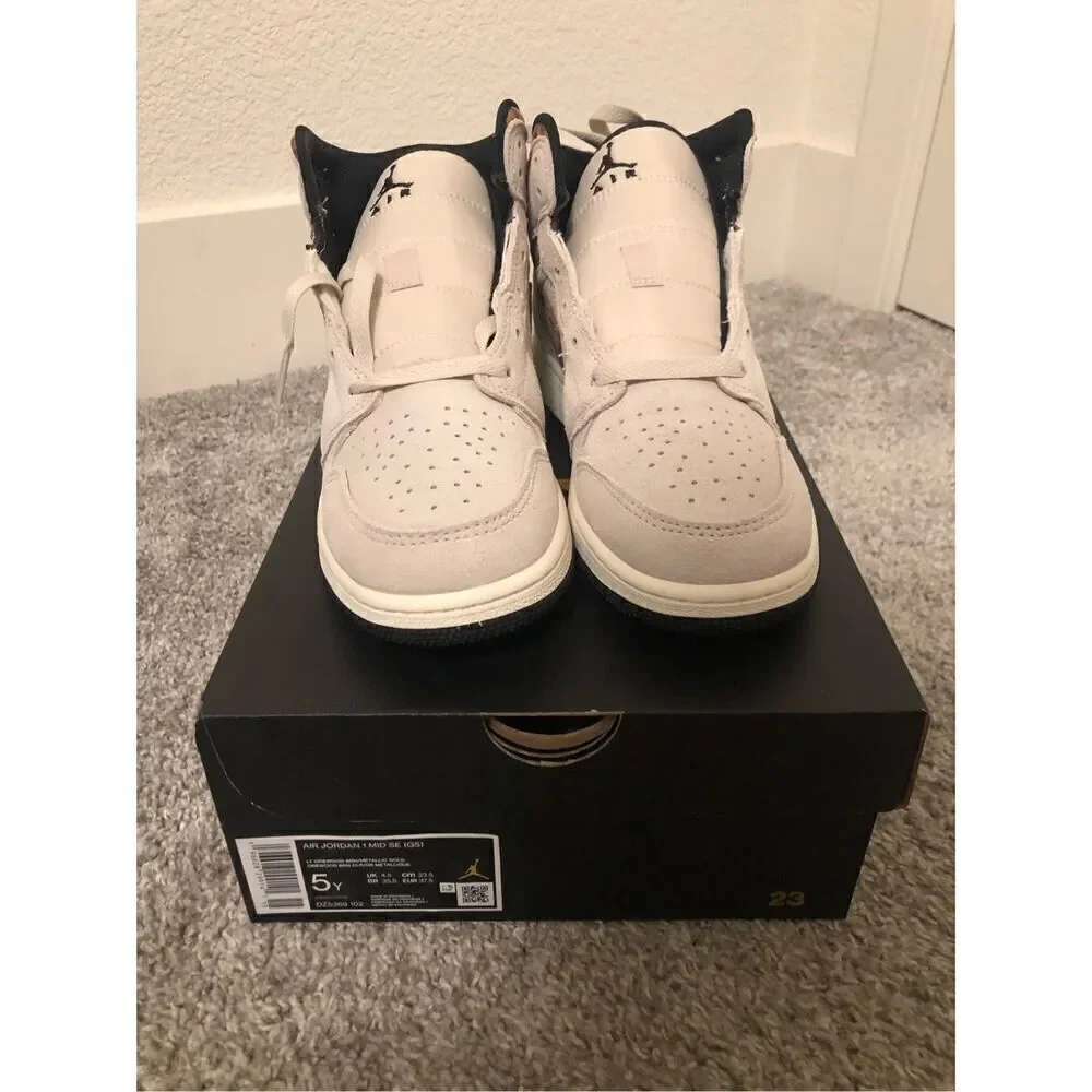 Nike Air Jordan 1 MID SE GS LT Orwood Brown/Metallic Gold Kids Size 5Y